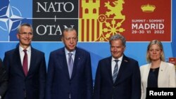 Իսպանիա - ՆԱՏՕ-ի գլխավոր քարտուղար Յենս Ստոլտենբերգ, Թուրքիայի նախագահ Ռեջեփ Էրդողան, Ֆինլանդիայի նախագահ Սաուլի Նիինիստյո և Շվեդիայի վարչապետ Մագդալենա Անդերսոն, Մադրիդ, 28-ը հունիսի, 2022թ. 