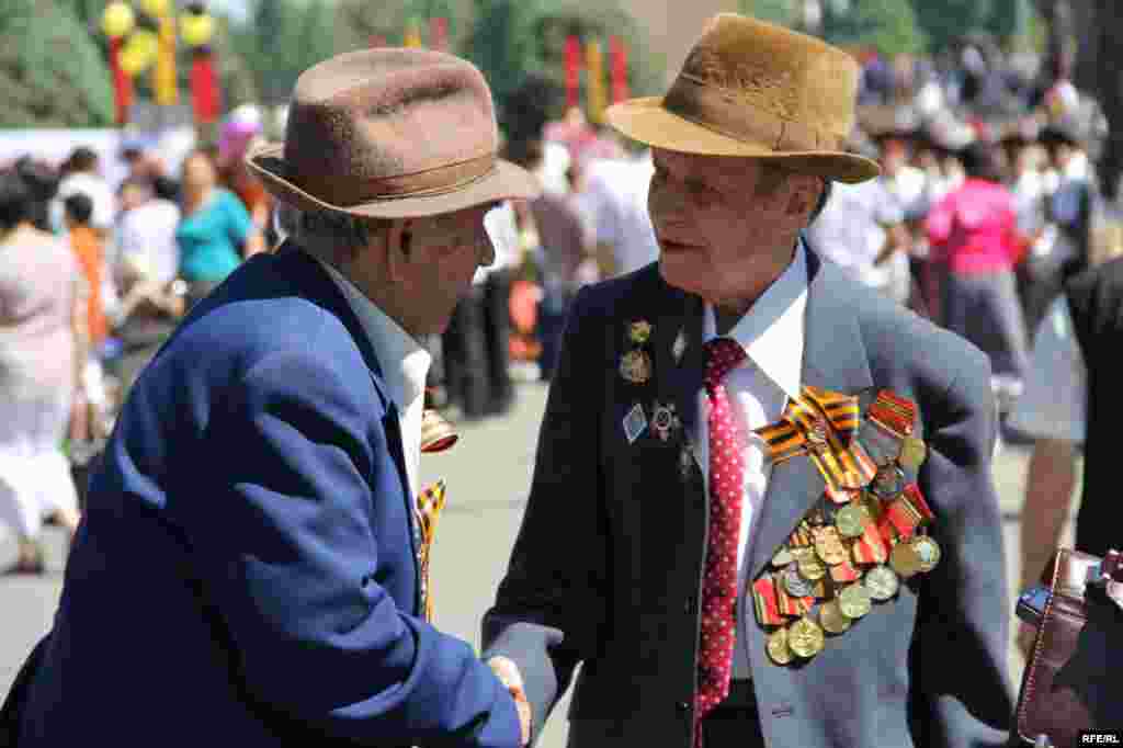 Майрамдын көз ирмемдери #24