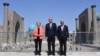 Predsjednica Evropske komisije Ursula von der Leyen (lijevo), uzbekistanski premijer Abdulla Aripov (u sredini) i predsjednik Evropskog vijeća Antonio Costa u Samarkandu 3. aprila uoči samita EU-Centralna Azija.
