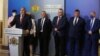 Управляващата коалиция ГЕРБ и "Обединени патриоти" отказа да подаде оставка с мотивите, че нямат алтернатива, че държавата може да бъде "счупена", както и заради "опасност" от служебно правителство на президента Румен Радев
