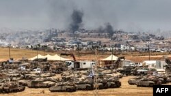 Tanket izraelite pranë kufirit me Gazës. 17 maj 2025. 