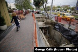 Sistemul de termoficare din București suferă în fiecare iarnă avarii care lasă mulți locuitori fără căldură și apă caldă.