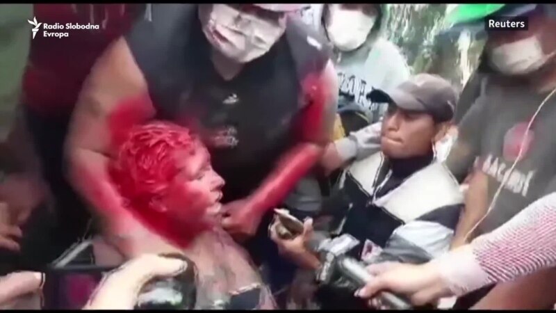 Neredi u Boliviji, gradonačelnicu Vinta ošišali i polili bojom