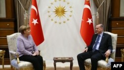 Kancelarja gjermane, Angela Merkel dhe presidenti turk, Recep Tayp Erdogan - Foto nga arkivi