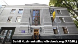 Доступ до абмінбудівель матимуть народні депутати, члени уряду та інші співробітники органів влади