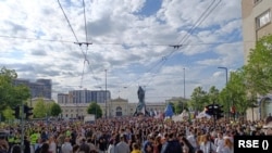 Protest je poče okupljanjem na platou kod bivše železničke stanice u Beogradu