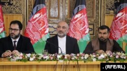 در این نشست هارون چخانسوری، وزیر معادن و پطرولیم، اجمل احمدی، سرپرست دافغانستان بانک و احمد داوود نورزی رئیس شرکت برشنا هم اشتراک کردند.