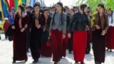 Türkmenistanyň ýokary okuw jaýlarynyň birinde okaýan talyp ýaşlary.