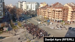 Nakon skupa u centru grada, studenti su se Bulevarom oslobođenja vratili na svoje fakultete, Novi Sad 21. februar 2025.