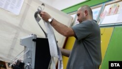 Alegeri parlamentare în Bulgaria, unde s-au utilizat și mașini de votare, în secțiile mai aglomerate, 11 iulie 2021.