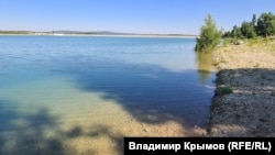 Необычно наполненное в это время года Белогосркое водохранилище. 21 июля 2026 года