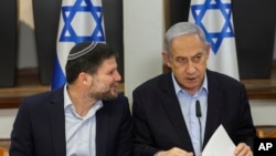 Izraelski ministar financija Bezalel Smotrich (lijevo) i premijer Benjamin Netanyahu (fotoarhiva)