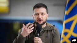 Președintele Ucrainei, Volodimir Zelenski, schimbă pentru a treia oară un comandant al forțelor din estul Ucrainei.