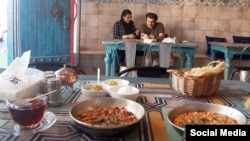 Eating in cafes has now become too expensive for many Iranians
