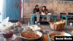 Kafelerde naharlanmak häzir köp eýranly üçin aşa gymmat boldy.