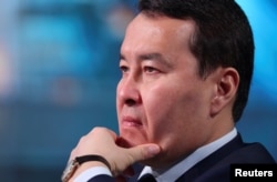 Former Kazakh Prime Minister Alikhan Smailov (file photo)