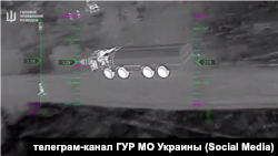 Скріншот з відео ГУР МО України, на якому зафіксовано удар по ракетному комплексу «Бастіон» у Криму, 24 березня 2026 року