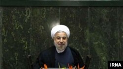 Hasan Rohani täze Majlisiň açylyşynda söz sözleýär.