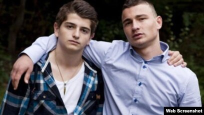 Toksovo qishlogida jinsiy aloqa Xotin soradi katta xoroz