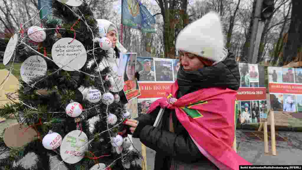 Кивета сугыш әсирләренә теләктәшлек чарасы. Аның кысаларында &quot;Өченче Раштуа әсирлектә&quot; фотокүргәзмәсе узды.&nbsp; &nbsp;