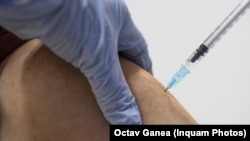 Vaccinarea este un subiect sensibil în societatea românească, mai ales după pandemia de Covid, când mulți români au contestat campania de imunizare. 