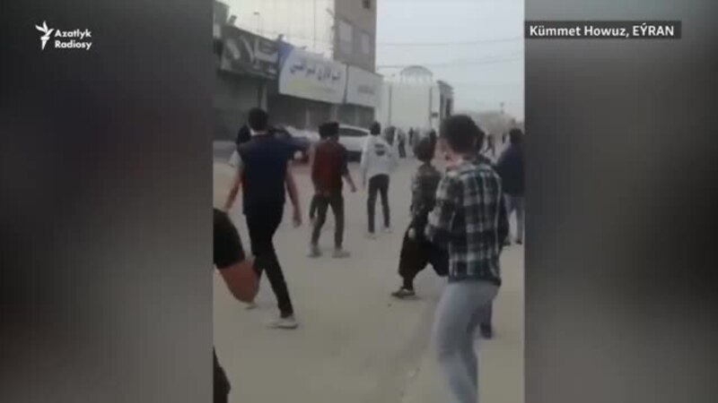 Eýranyň demirgazygynda howpsuzlyk güýçleri ýerli türkmenleriň protestini dargadýar (WIDEO)