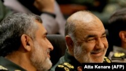 Iranian Revolutionary Guards commander Major General Hossein Salami (R). File photo