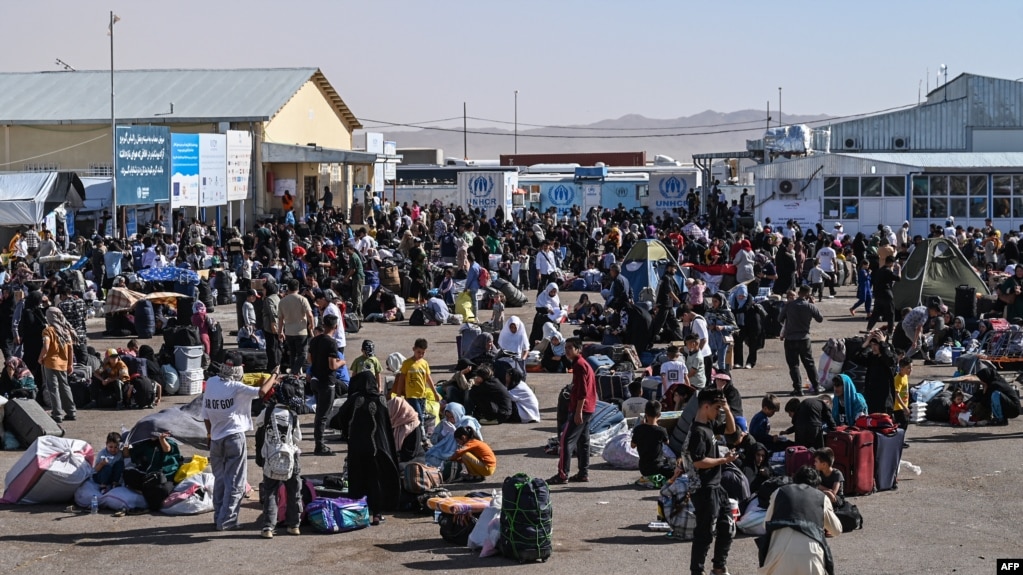 پناهجویان برگشته افغان از ایران در اسلام قلعه - آرشیف