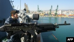 Distrugătorul american „USS Truxtun” în portul Varna, la exerciții comune cu Bulgaria și România, martie 2014