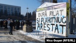 La un protest antiguvernamental la Chișinău...