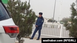 Diňle: Türkmenistanyň Eýran bilen serhetleşýän sebitlerinde howpsuzlyk işgärleriniň sany göz-görtele köpeldi