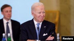 Presidenti amerikan, Joe Biden, gjatë nisjes së samitit në Varshavë. 22 shkurt 2023.