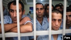 از نگاه علمی فرد معتاد بیمار است، اعتیاد به ماده‌ای دارد که باید با درمان برطرف شود، نه به زور