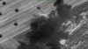 Tymi ngrihet nga shpërthimet në një vendndodhje të panjohur, pas asaj që Komanda Qendrore e SHBA-së (CENTCOM) tha se ishin sulme ndaj caqeve ushtarake iraniane më 8 korrik 2026.