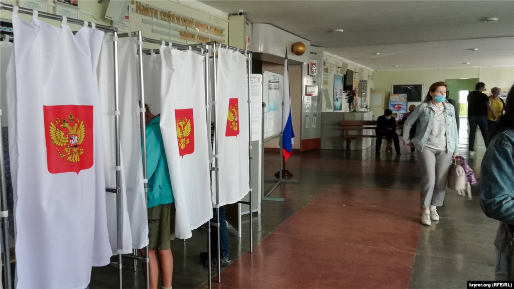 Избирательный участок на территории Открытого космического лицея (бывшей средней школы № 41) в Симферополе,&nbsp;&nbsp;17 сентября 2021 года