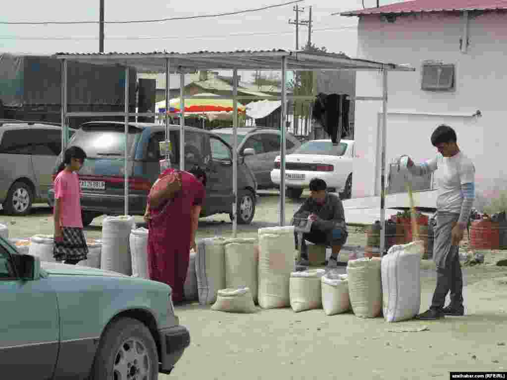 Bazaryň hususy teleke&ccedil;ilere degişli b&ouml;legi
