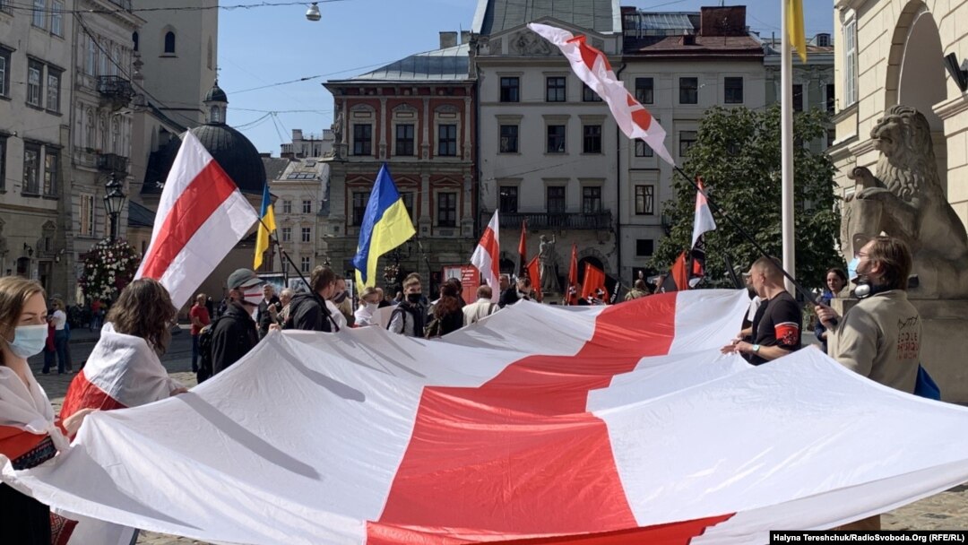 У Львові білоруси щонеділі збираються на акції, щоб нагадати про себе і ситуацію на батьківщині