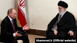 Володимир Путін на зустрічі з верховним лідером Ірану аятолою Алі Хаменеї, Тегеран, 23 листопада 2015 року