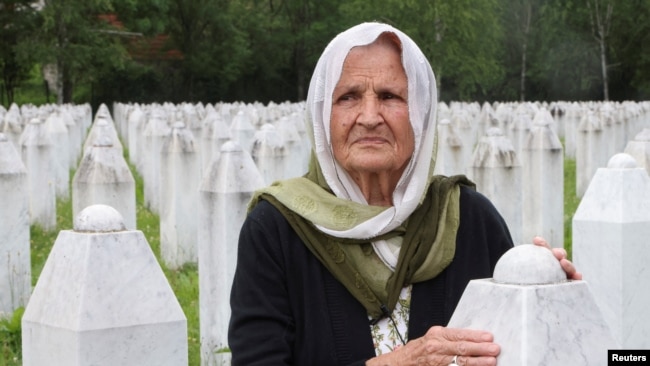 Kada Hotiq, anëtare e shoqatës “Lëvizja e Nënave të Enklavave të Srebrenicës dhe Zhepës”.