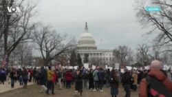 Более 65 тысяч госслужащих США ушли с работы добровольно