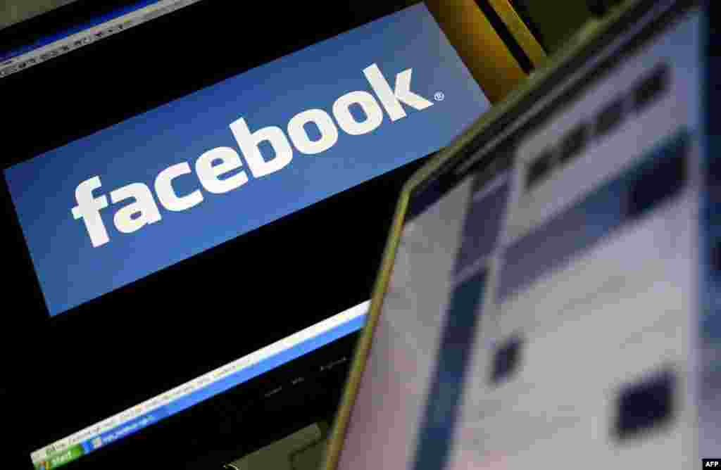 24 maj '09 - Rrjeti shoqëror në internet Facebook, me seli në Shtetet e Bashkuara, ka bërë të ditur se do të zhvillojë hetime për raportet se faqja e tij në Iran është bllokuar. Më herët agjencia iraniane e lajmeve, ILNA, kishte raportuar se Qeveria synon mbylljen e faqes Facebook, para zgjedhjeve presidenciale që mbahen më 12 qershor. Ka dyshime se kjo bëhet me qëllim që, eventualisht, kandidatit opozitar Mir Hysein Musavi, t’i pamundësohet shfrytëzimi i faqes Facebook, për ta nxitur fushatën e tij kundër presidentit aktual, Mahmud Ahmadinexhad.