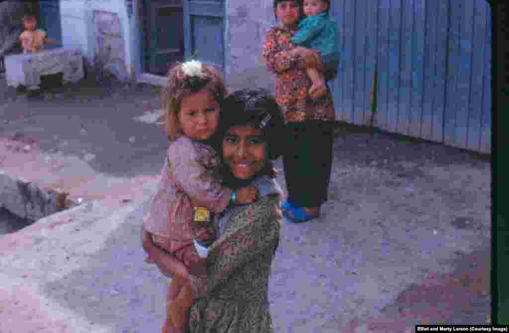 Girls playing on the streets of Jalalabad.&nbsp;