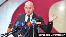 Андріс Кулберґс додав, що скликав екстрене засідання Кабінету міністрів країни з цього питання