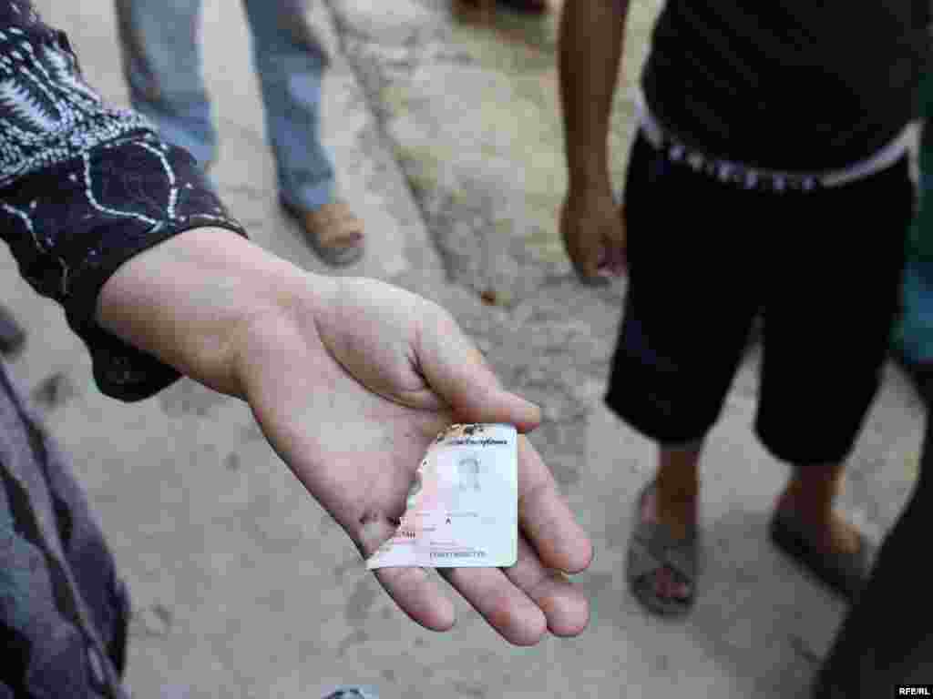 Рейд давомида паспорти йиртиб ташланган ўзбек аëли.