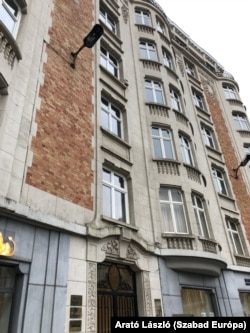 Ebben az épületben vásárolt meg egy teljes emeletet a Fidesz alapítványa 2020 szeptemberében.