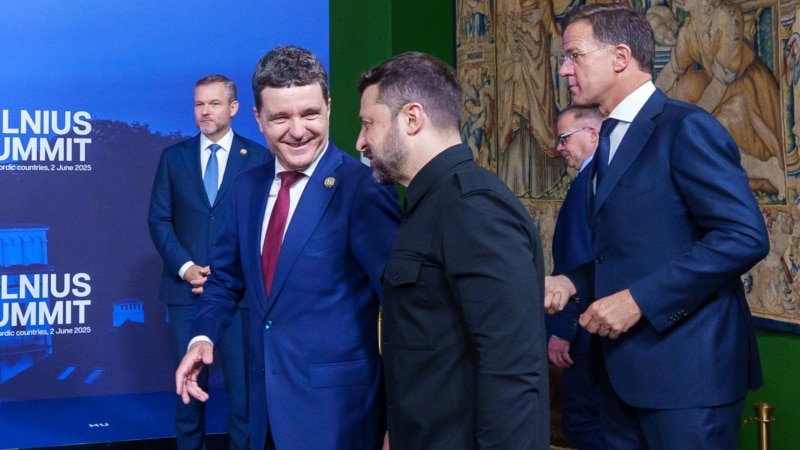 Președintele României a vorbit la telefon cu Volodimir Zelenski. Nicușor Dan va merge în această toamnă la Kiev