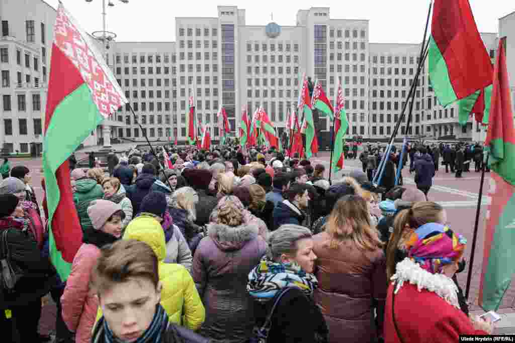 Асноўнымі удзельнікамі акцыі сталі актывісты Камуністычнай партыі Беларусі. 