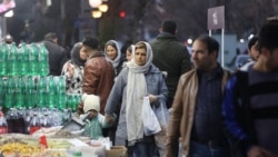 «برنج‌پاشی»، شیوۀ جدید اعتراض به افزایش نرخ تورم در ایران
