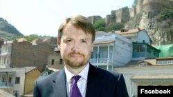 Джастин Маккензи Смит