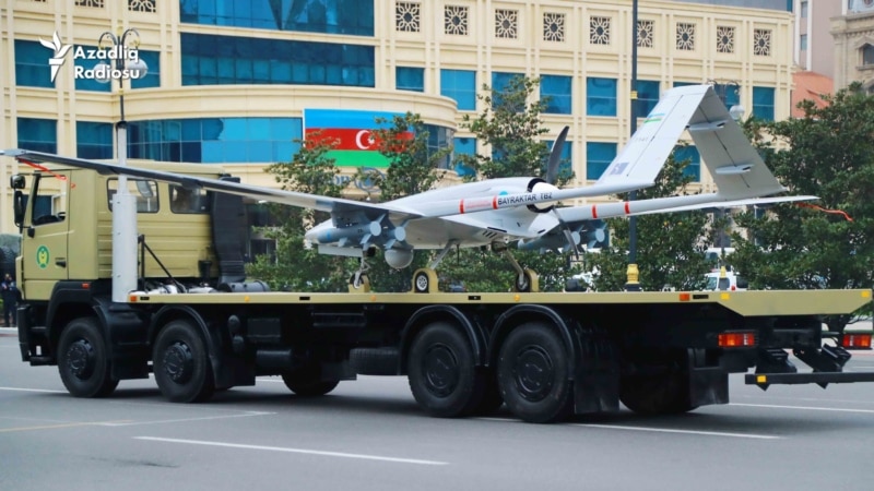 Алиев наградил создателя турецких дронов Bayraktar орденом «Карабах»